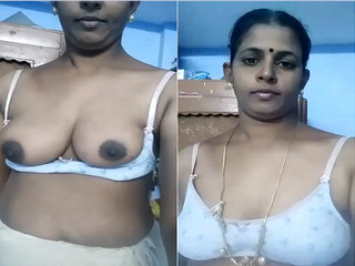 Desi Tamil Bhabhi Showing Boobs Indian Porn Desi Desi Mms