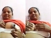 Horny Bhabhi Shows Her Boobs and Ass